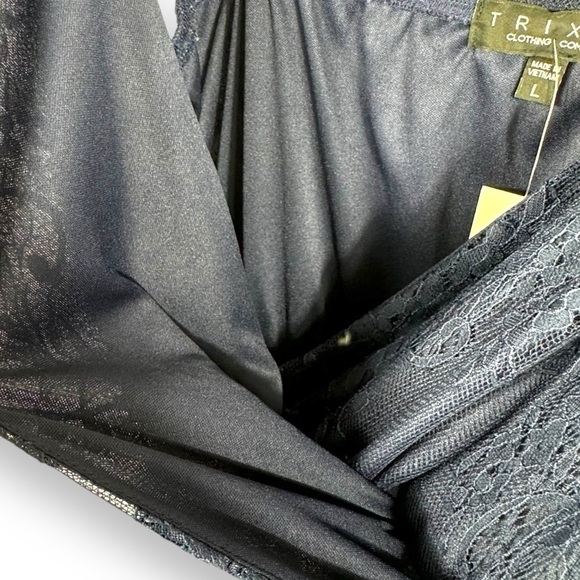 4 for $40 SALE! Francesca's Coll. Lace V Neck Floral Mini Dress, Navy, Size L - Picture 12 of 16